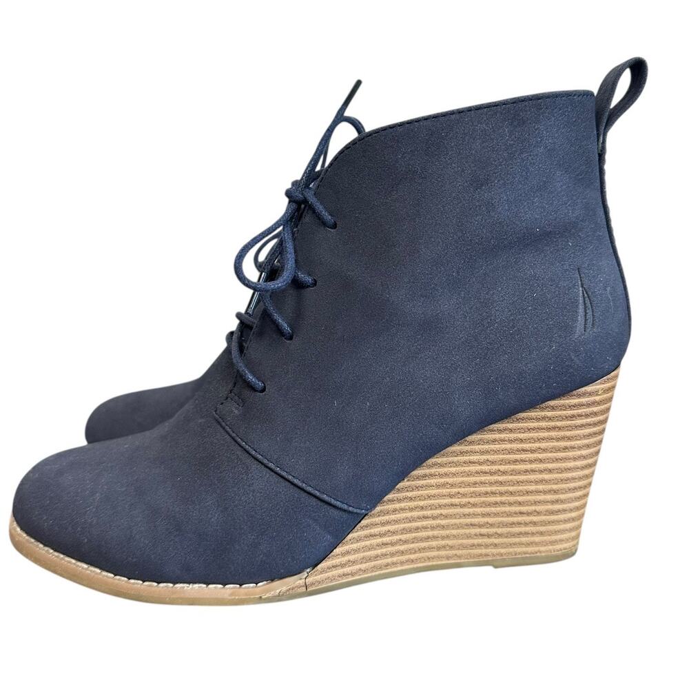 Nautica Women’s Waterline Navy Blue Preppy Wedge Heeled Ankle Bootie Size 8